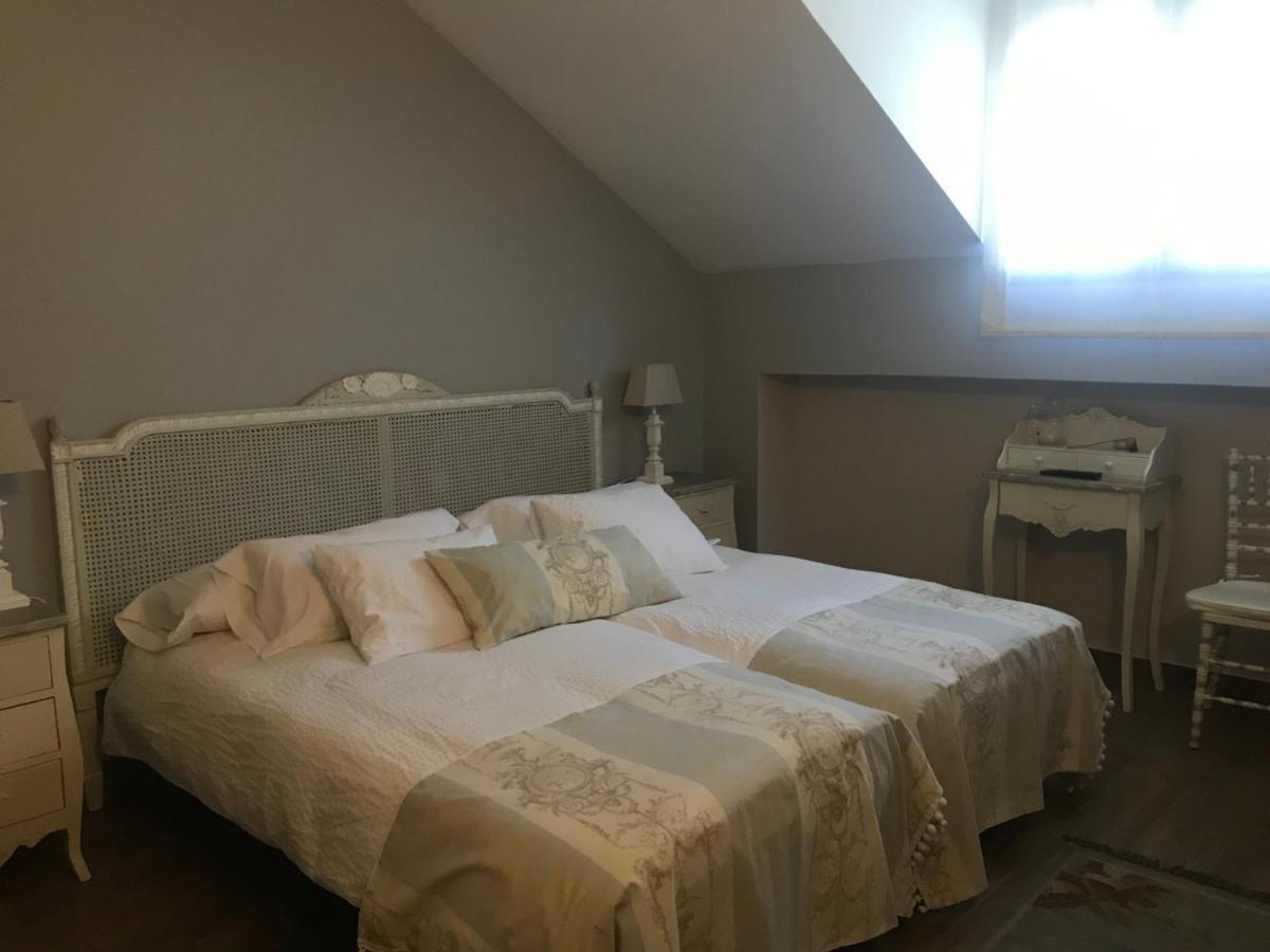 Albus Albi Guest House Colmenar del Arroyo ภายนอก รูปภาพ